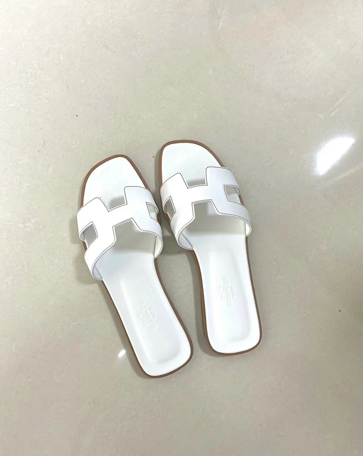 에르메스 오란 샌들