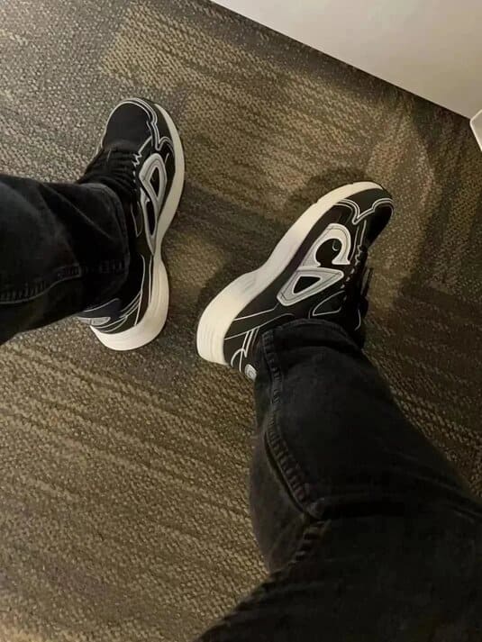 디올 b30 스니커즈