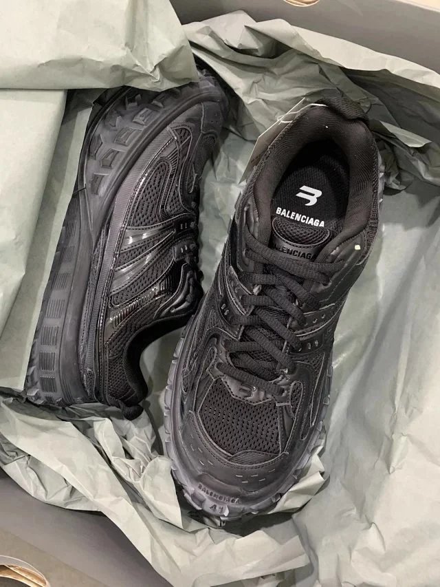 발렌시아가 디펜더